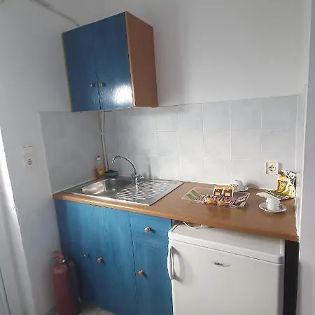 Apart-hotel Nikos 4*