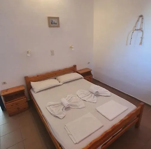 Nikos 公寓式酒店 3*
