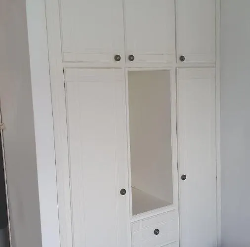 Nikos 公寓式酒店 3*