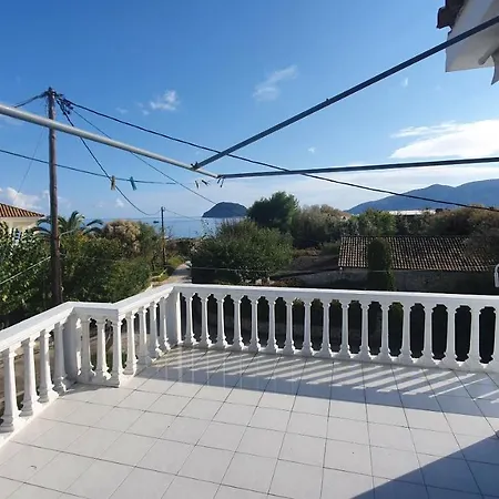 Nikos Apartahotel 3*